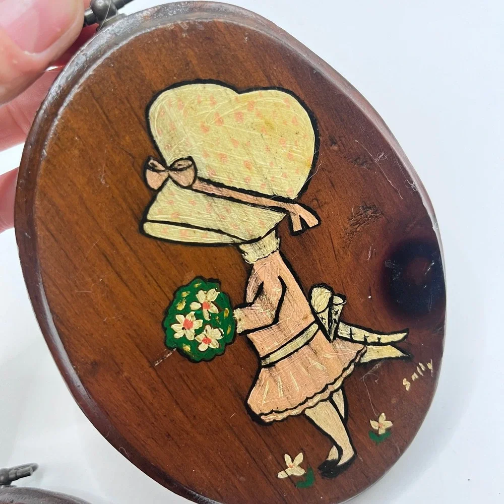 Vintage Hand Painted Wood Plaques Set Boy Girl Kitsch Wall Decor Oval 5in